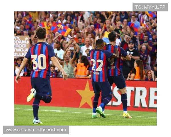 巴萨反击速度全开，拉菲尼亚接长传单刀推射入网