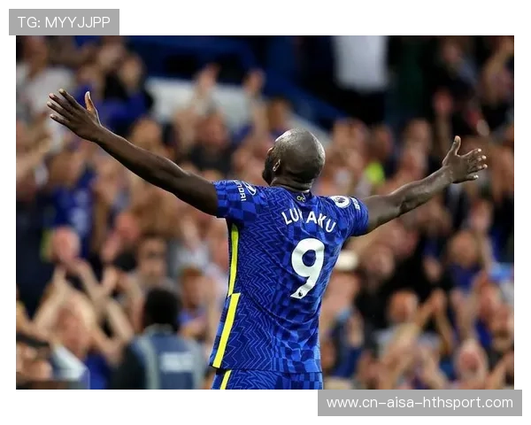 卢卡库脚底拨球晃倒对手，比利时前场节奏完全掌握