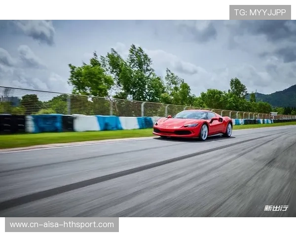 法拉利两车互撞，车迷当场傻眼——豪华赛道的意外瞬间