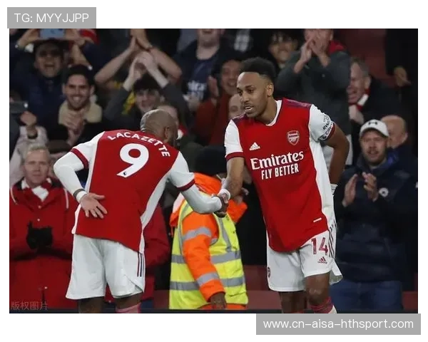 萨卡右路内切后左脚搓射偏出：一脚偏出背后的故事与启示